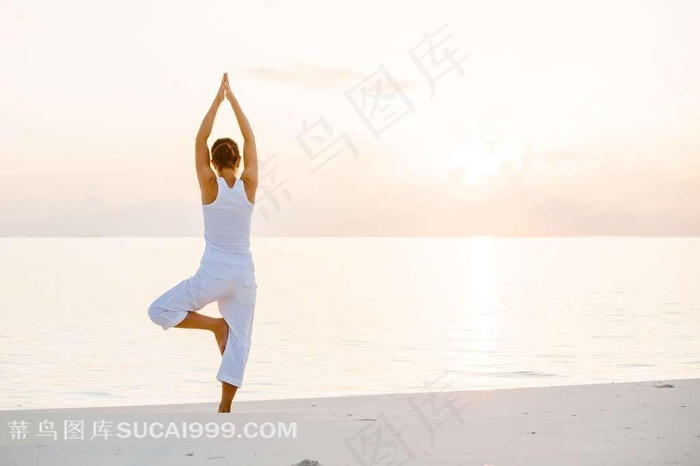 金鸡独立背影图片