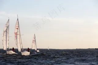帆船大海图片