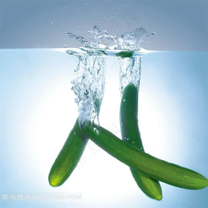 水中的黄瓜素材
