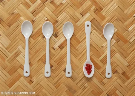 餐饮文化-竹席上的瓷调羹