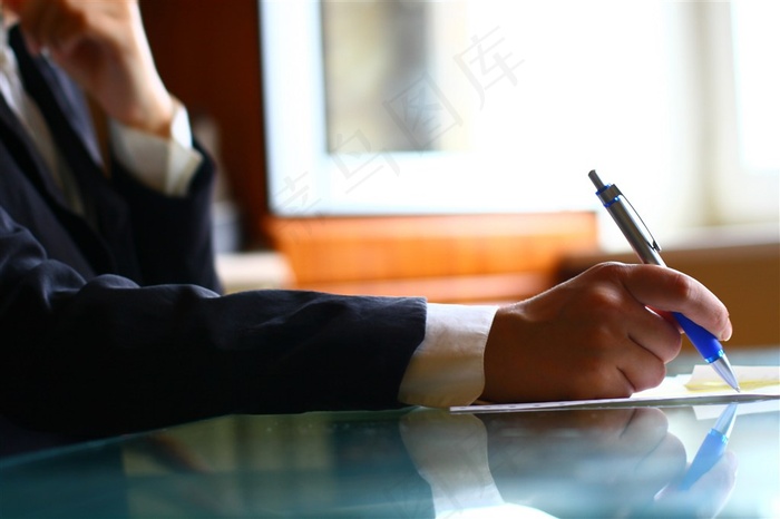 商务办公用笔在写