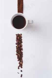 一杯咖啡和咖啡豆