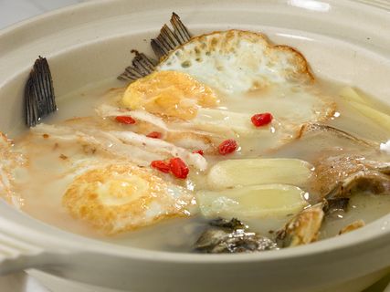 川菜湘菜高清菜谱 客家老酒煮鲫鱼32元例