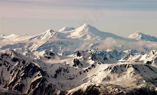 雪山即将迎来早晨