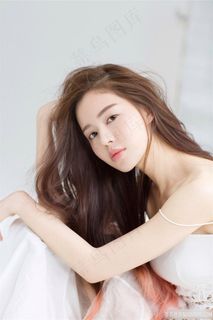 医美气质美女模特写真海报亚洲女神