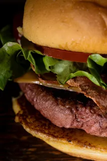 黄色美味汉堡摄影素材 黄色美味汉堡摄影素材