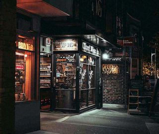 夜晚街道美食小店户外灯光摄影