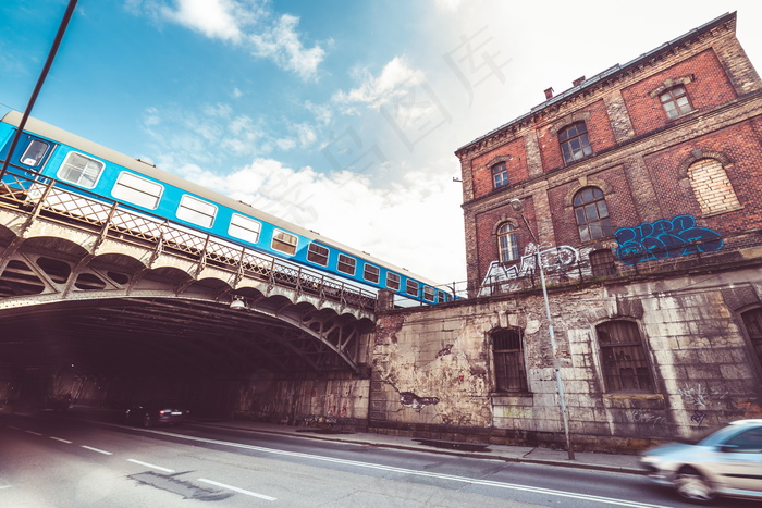 复古特色铁路桥图片