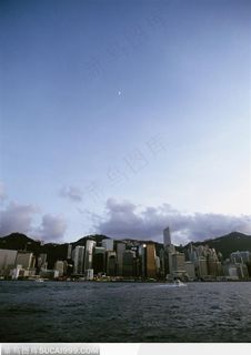 市井生活-海面上看城市风景