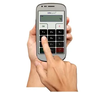 智能手机在手 PNG 图像免抠