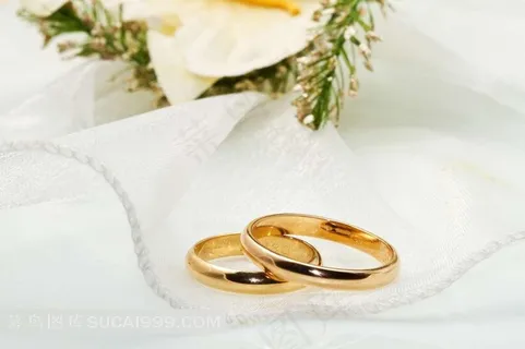 纯金打制结婚戒指