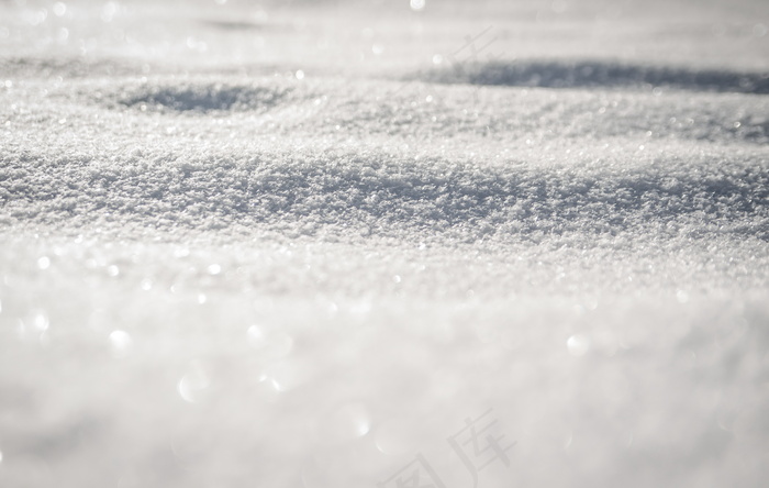 冬日雪地背景图片