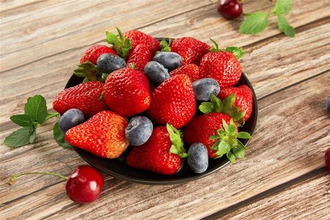 夏季水果草莓美食水果图片