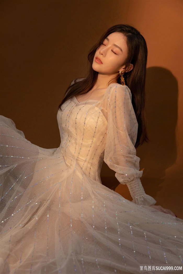 性感优雅气质长裙美女写真图片