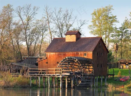 小河边的木屋景色图片