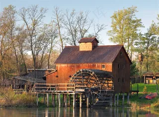 小河边的木屋景色图片
