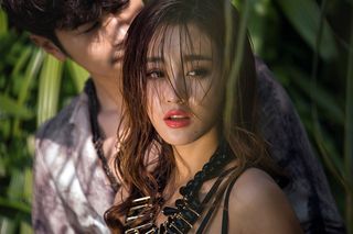 绿荫下的恋人写真