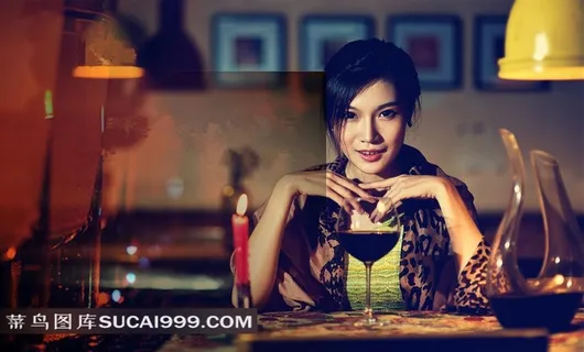 红酒与美女创意广告素材