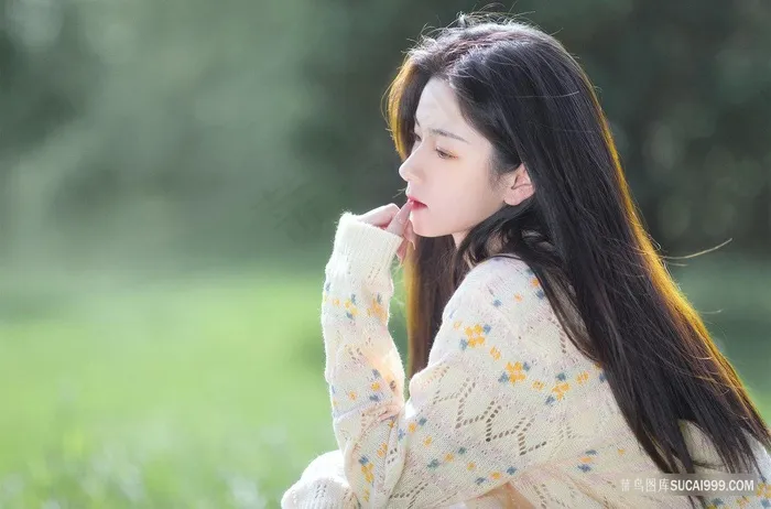 清纯甜美户外摄影美女图片