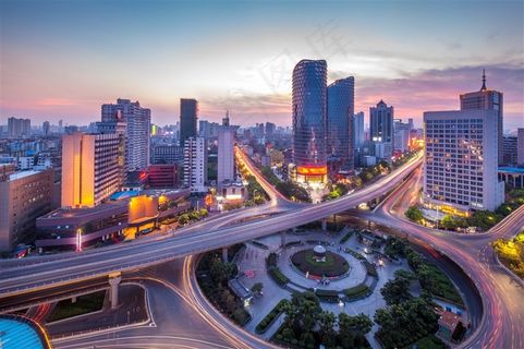 美丽繁华的城市景色他 美丽繁华的城市景色他