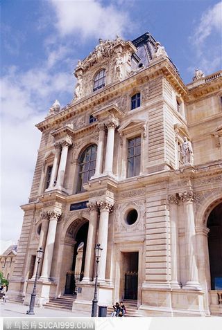 古堡 蓝天白云 路灯