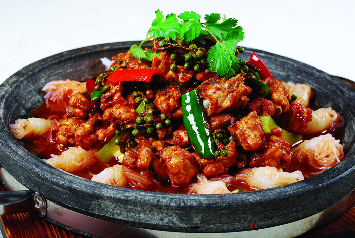 0911CC-503石板烹土鸡      精选放养土鸡、麻辣香鲜