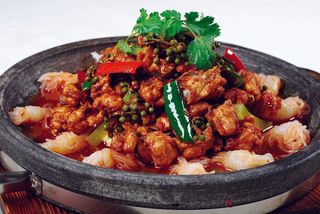 0911CC-503石板烹土鸡      精选放养土鸡、麻辣香鲜