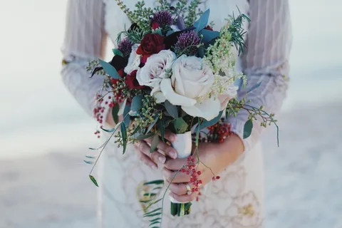玫瑰花摄影图情人节玫瑰花配图图片 玫瑰花摄影图情人节玫瑰花配图图片