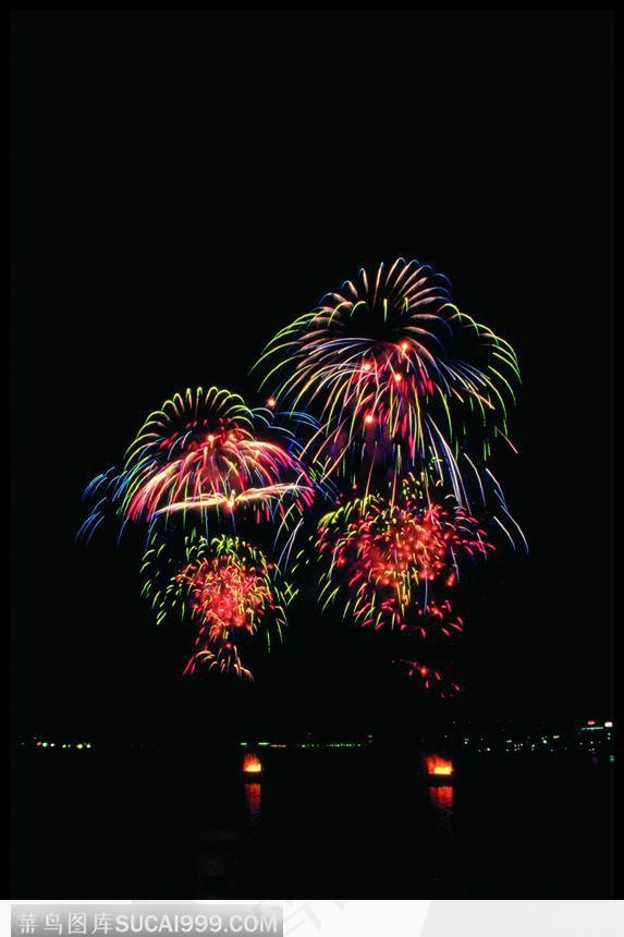 水面升起的烟花01