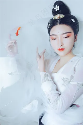 微胖的古装美女图片