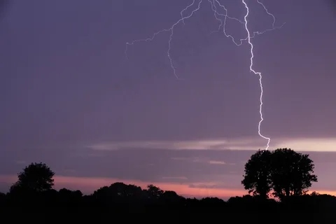 户外天空闪电图片 户外天空闪电图片