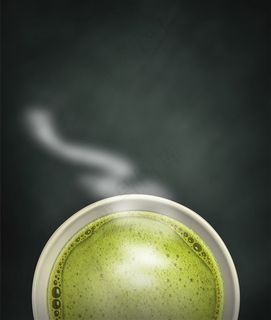 冒着热气的抹茶饮料高清图片