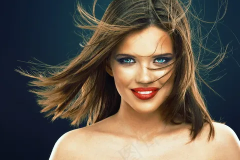 中长发直发发型图片