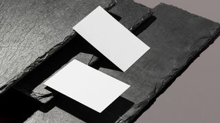 黑色石块背景正反面高档轻奢名片样机