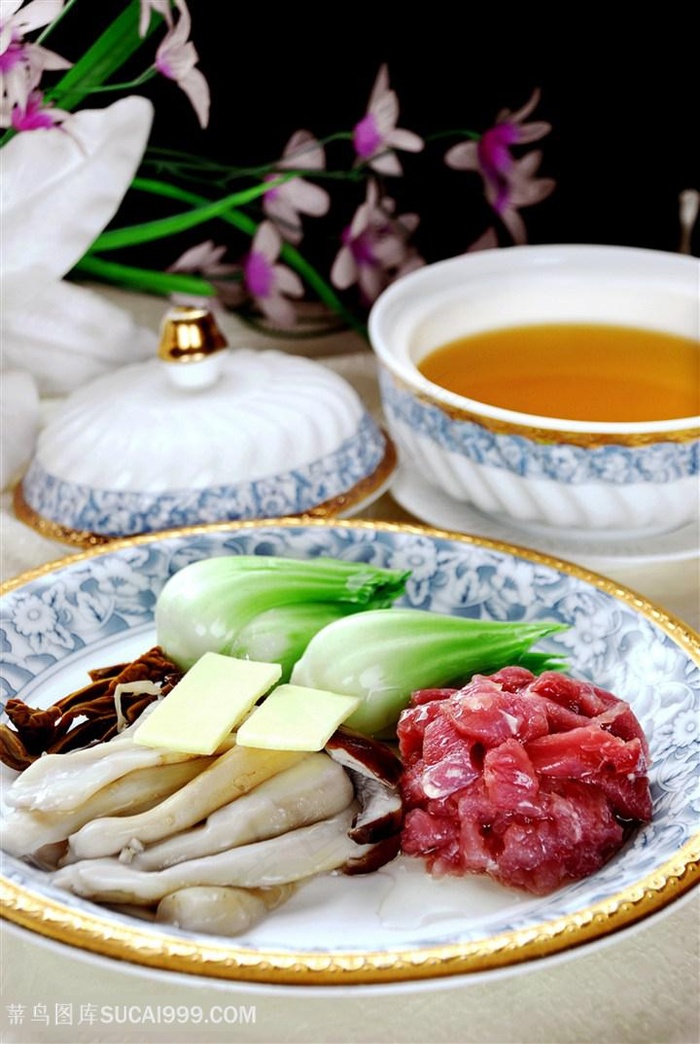 肉汁炖松茸的美食图片