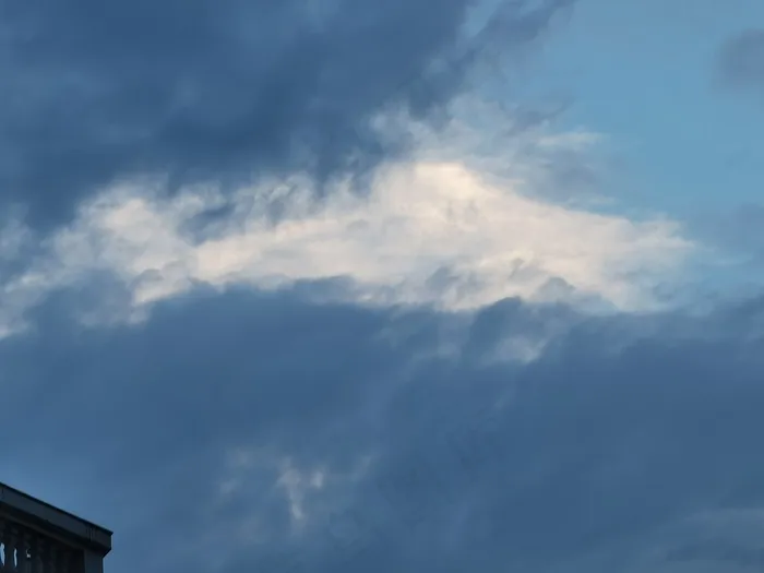 深邃色的天空
