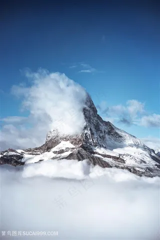 唯美雪山云雾缭绕