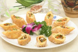 一品香椿卷 13元