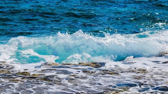 大海涨潮摄影 大海涨潮摄影