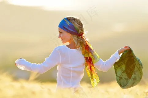 欧美田园美女图片下载