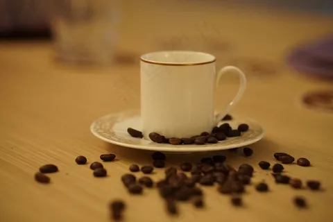 白色咖啡杯摄影图片 白色咖啡杯摄影图片