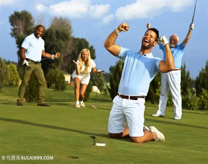 打高尔夫球赢了开心的男子高清图片