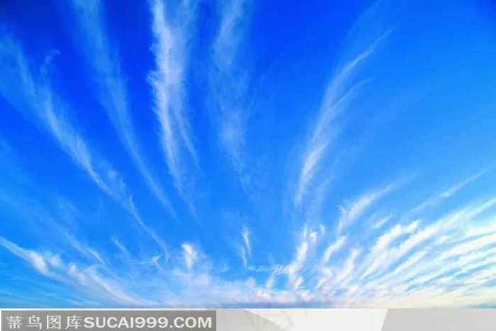 清晨放射状美丽动感的云层云朵自然风景图片素材