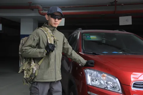 军迷风特工造型男士人物汽车