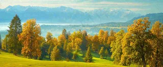 秋天山脉秋叶树木，秋分摄影图