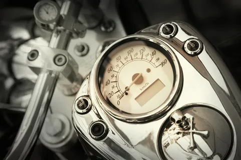 摩托车油箱部分特写