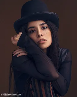 欧美时尚雀斑装美女模特图片