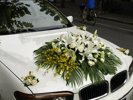 鲜花婚车图片 鲜花婚车图片