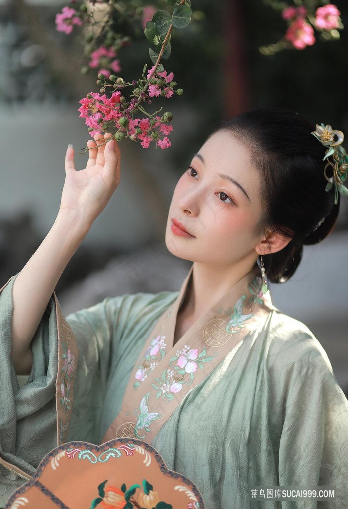 超清古典古装绿装清纯女子图片