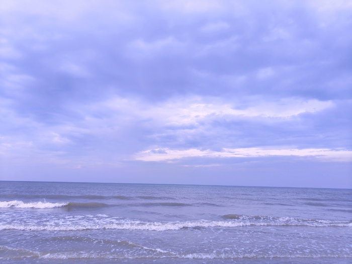 大海蓝天白云
